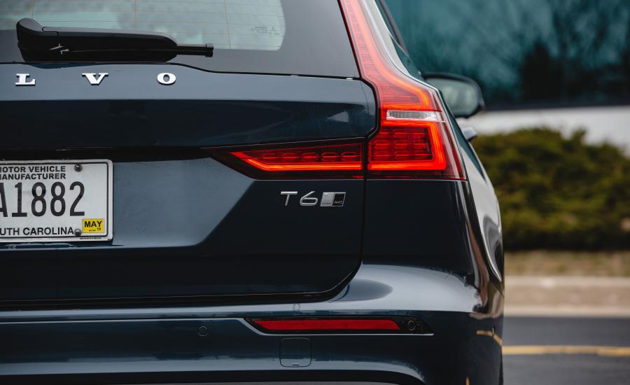 Детали экстерьера Volvo V60 T6 Inscription 2018 года  (NA) (фото 17 из 27)